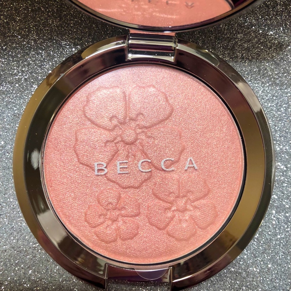 BNIB! LE! BECCA Passport to Glow Rose Quartz Korea